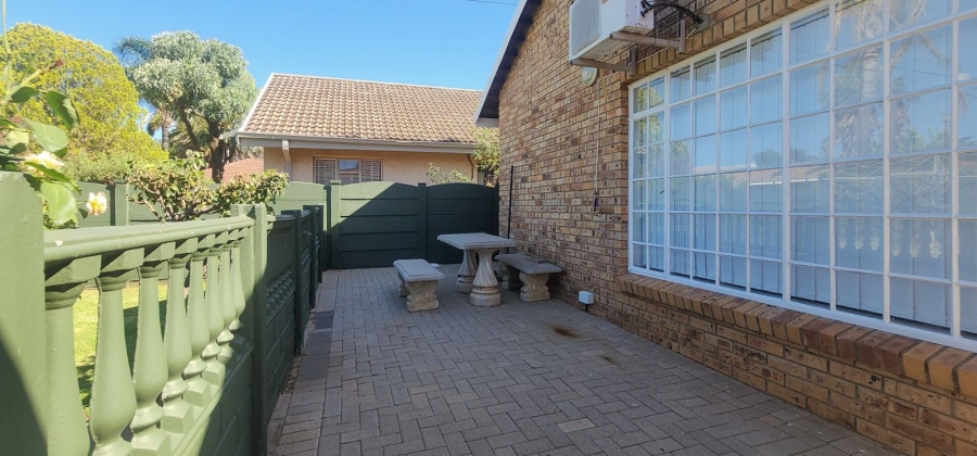 3 Bedroom Property for Sale in Flamwood North West